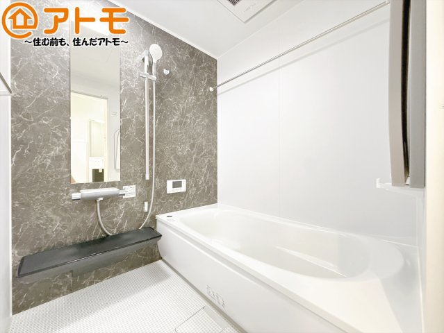 【浴室】 | 藤枝市前島1丁目1期　新築戸建　全1棟 | 浴室乾燥などの機能も充実♪ユニットバスはお掃除もしやすく家事の手間も軽減！窓は湿気をこもらせません！