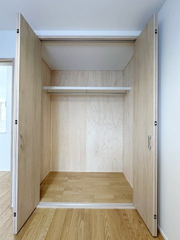 安芸郡熊野町中溝5丁目 No.4の収納|2階4.5帖の洋室のクローゼット☆