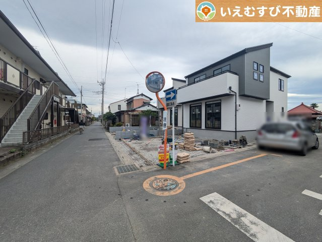 BLOOMING GARDEN　鴻巣市吹上本町2丁目の前面道路含む現地写真