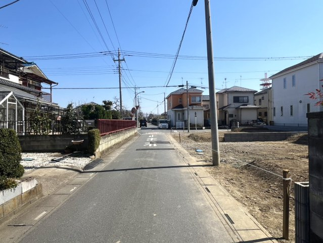 BLOOMING GARDEN　鴻巣市吹上本町2丁目の前面道路含む現地写真