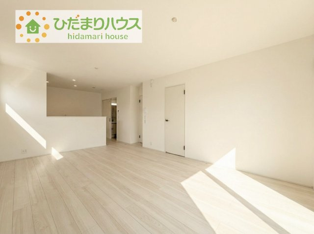 【居間・リビング】 | 我孫子市青山第1期　新築戸建　4号棟 | 早くお仕事終わらせて、家に帰りたくなるようなリビングです(^^♪