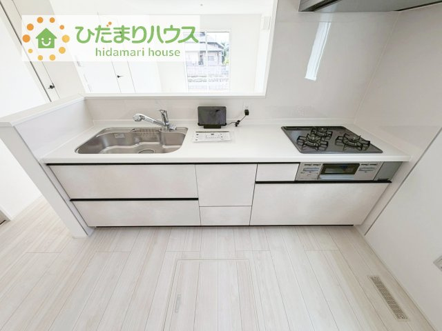【キッチン】 | 我孫子市青山第1期　新築戸建　4号棟 | リビングを見渡せるキッチンはお子様を見ながらでも料理が出来て安心ですね☆