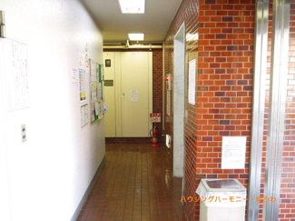 【その他共用部分】 | 住まいの顔にふさわしい落ち着いた迎賓空間