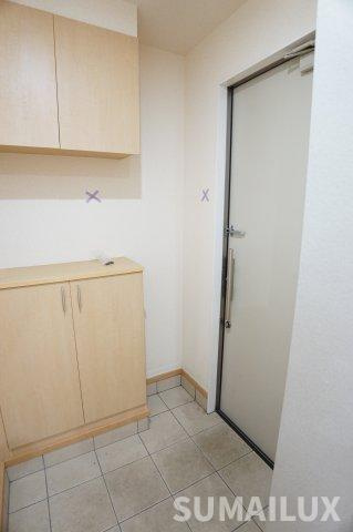 シャーメゾン三郎２丁目の玄関