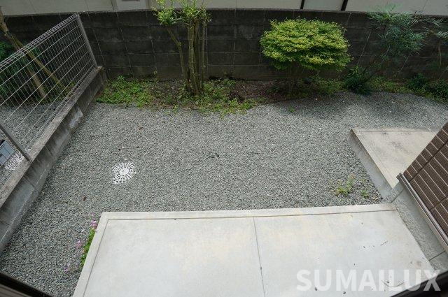 シャーメゾン三郎２丁目の庭