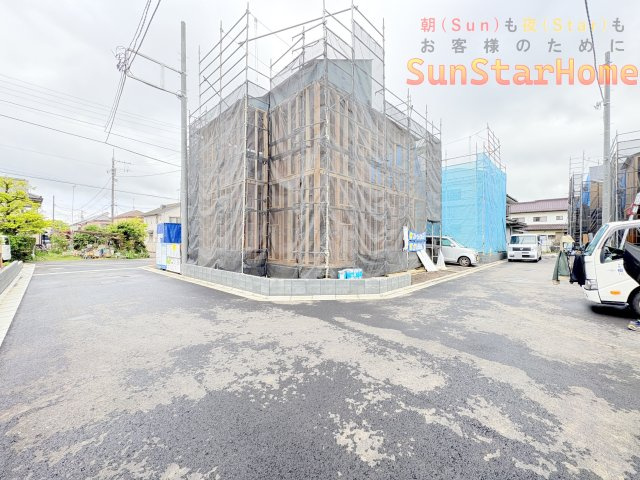【サンスターホーム】あきる野市上代継　長期優良住宅1号棟の前面道路含む現地写真