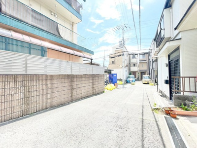 【前面道路含む現地写真】 | 豊中市服部寿町２丁目中古戸建 | サイトに掲載されていない箇所の写真、撮影してお届けさせて頂きます！気になる物件で、見たい部分の画像が無い場合は、弊社スタッフまでご連絡下さいませ。お客様の気になる箇所を、カメラにて撮影して参ります！