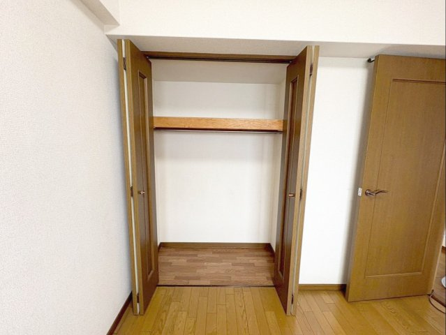 ラポール板付の収納|見やすく、取り出しやすく収納できる洋室のクローゼット！