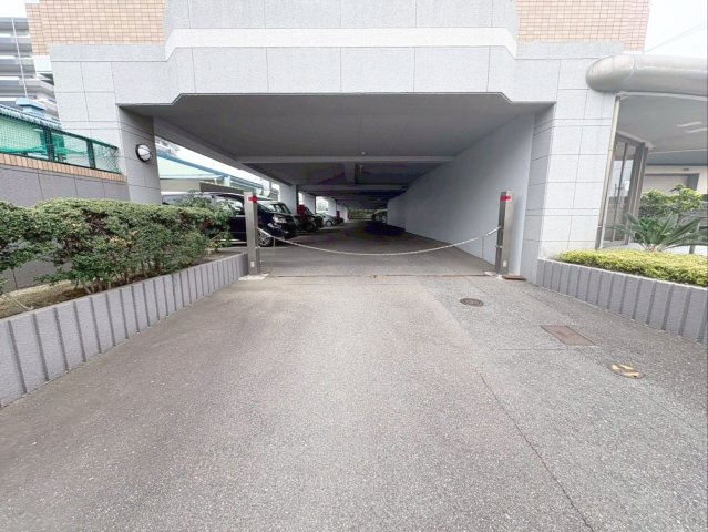 ラポール板付の駐車場|チェーンゲート付きの駐車場です！