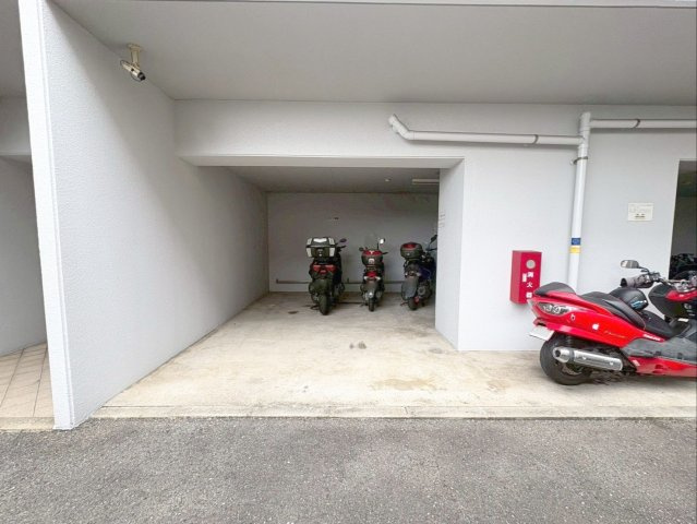 ラポール板付の駐輪場|駐輪場空き有り、バイク置場空き無し（2026/4/17現在）