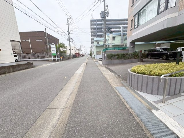 ラポール板付の周辺|前面道路の様子です！