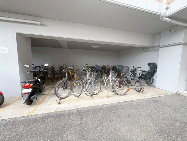 ラポール板付の駐輪場|駐輪場・バイク置場使用料は月額300円です！