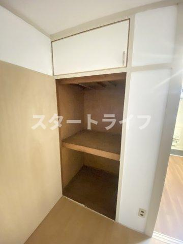 大阪市淀川区西中島４丁目の賃貸マンションの収納