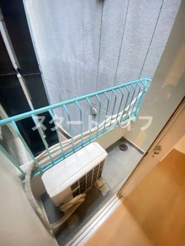 大阪市淀川区西中島４丁目の賃貸マンションのバルコニー