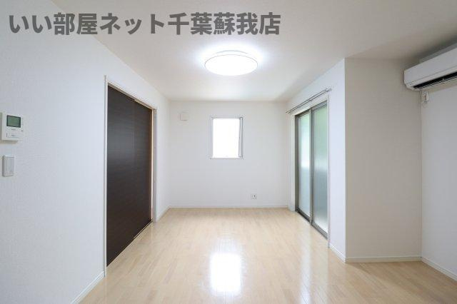 コスモス千葉寺の居間・リビング|使いやすいリビングです