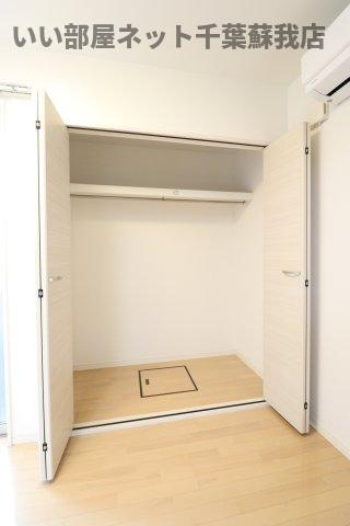 コスモス千葉寺の収納|洋服はもちろん、その他の荷物も収納可能♪