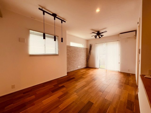 【居間・リビング】 | 練馬区富士見台４丁目　中古戸建て | 使い勝手の良いLDKは、動線も良く暮らしやすさを感じられます