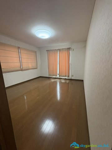 藤沢市葛原　中古戸建　全1棟の寝室|使い勝手のいい寝室です