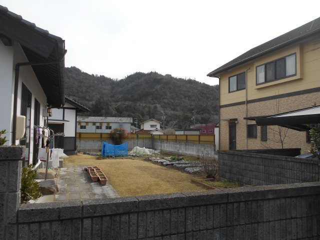 安佐北区白木町大字秋山の庭|広々としたお庭でゆとりある生活を送ることができます♪