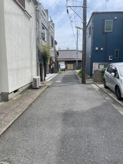 【前面道路含む現地写真】