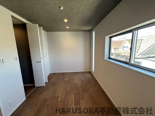 東大阪市今米１丁目　３階建の子供部屋