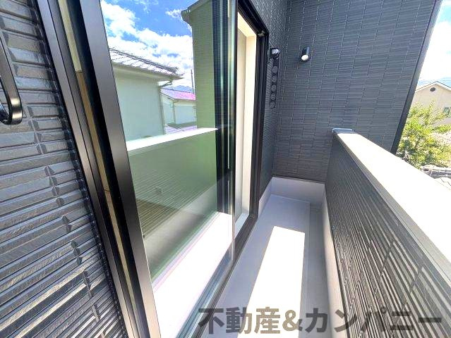 南梅本町の新築のおうち　松山市南梅本町新築戸建のバルコニー|落ち着いた時間を過ごせるバルコニーです
