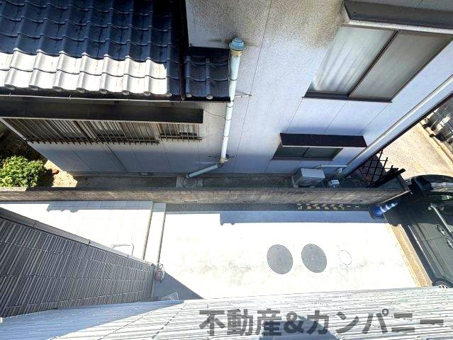 南梅本町の新築のおうち　松山市南梅本町新築戸建のその他|バルコニーからみた駐車場です