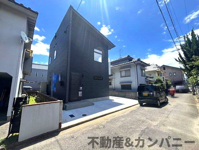 南梅本町の新築のおうち　松山市南梅本町新築戸建の前面道路含む現地写真|前面道路含む現地写真です