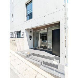 Exceed平尾のエントランス