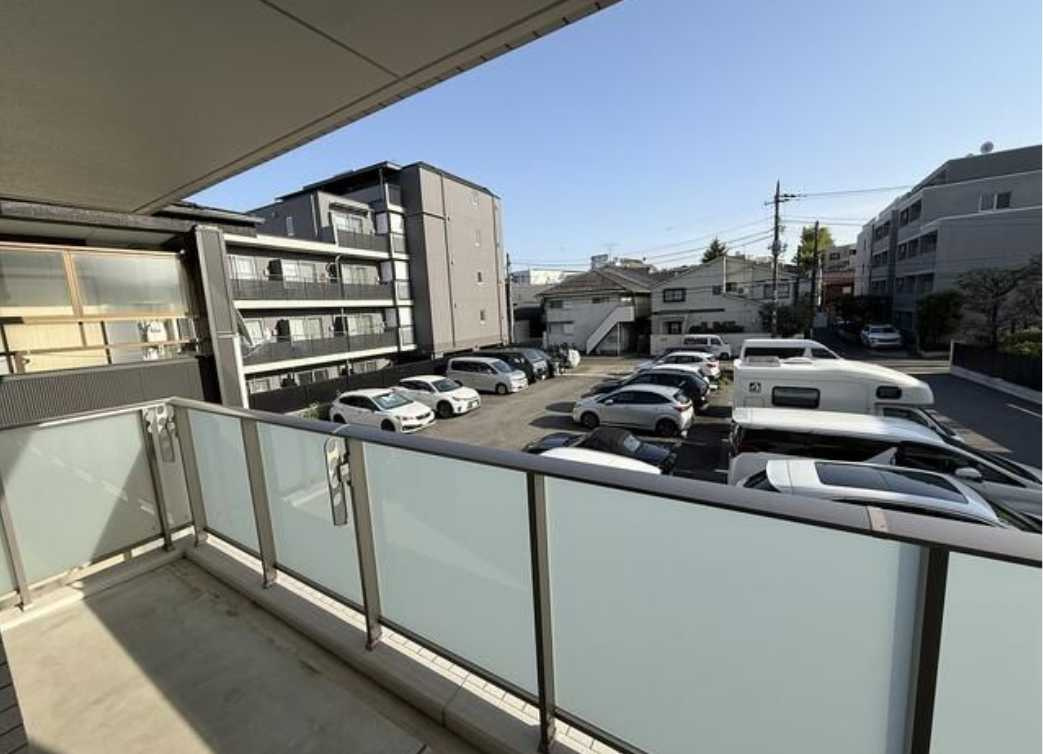 イーストポート　築浅　角部屋　駅近のバルコニー