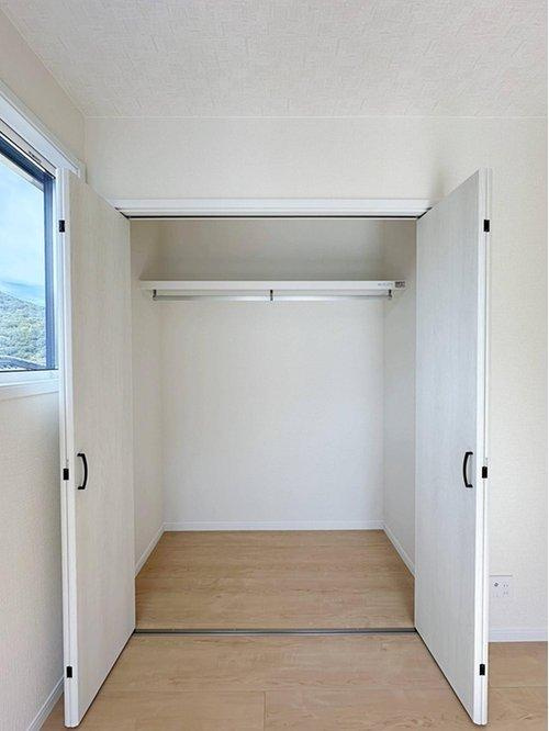 東区上温品4丁目の収納|6帖主寝室のクローゼット☆