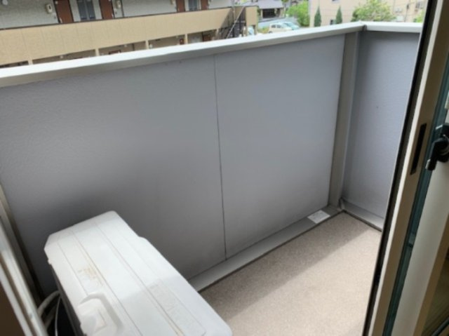 【バルコニー】 | シャトン | 反転間取り別部屋写真です。