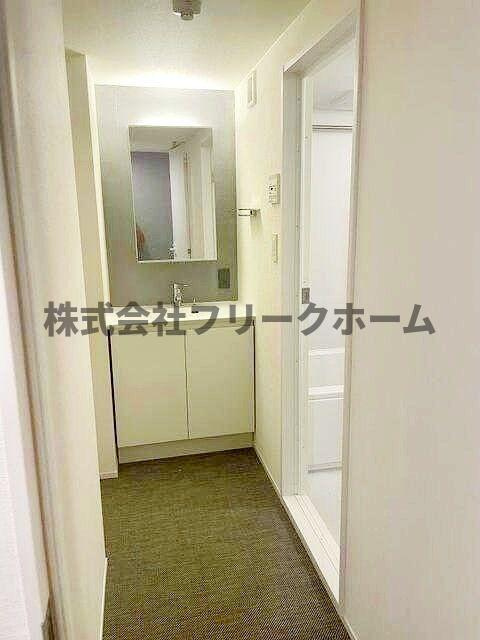 武蔵野市吉祥寺本町３丁目の賃貸マンションの洗面所
