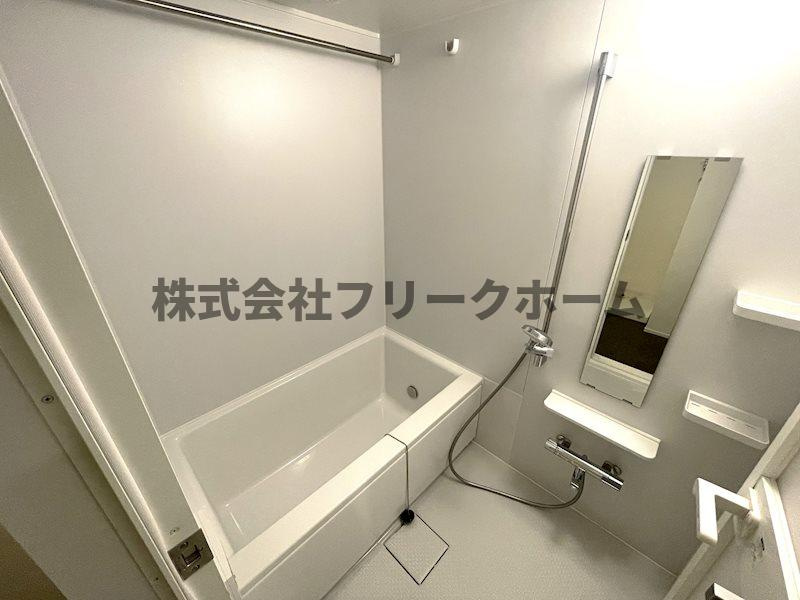 武蔵野市吉祥寺本町３丁目の賃貸マンションの浴室
