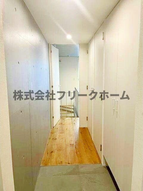 武蔵野市吉祥寺本町３丁目の賃貸マンションの玄関