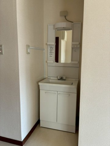 KOSHIBAⅢビルの独立洗面台