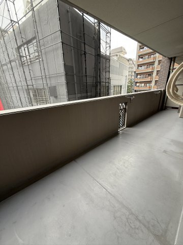 コモダス天神2のバルコニー