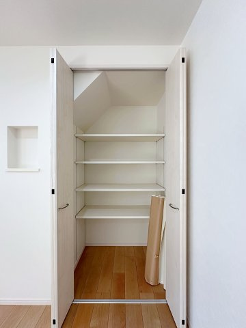 佐伯区千同1丁目 No.Dの収納|リビング収納☆
可動棚のため好きな高さに調整可能です♪