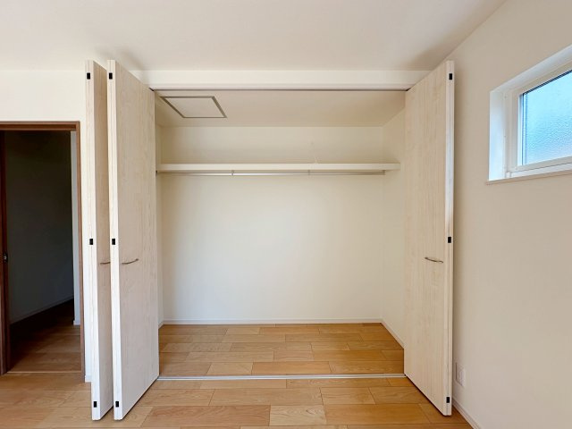 佐伯区千同1丁目 No.Dの収納|全居室収納☆
7帖の主寝室のクローゼットです♪