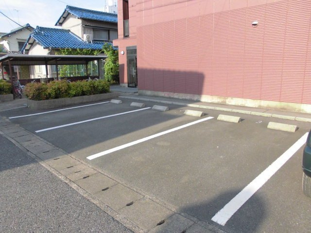 レジダンスＹの駐車場