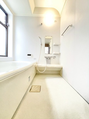 【浴室】 | 豊中市夕日丘２丁目中古戸建 | 物件購入の段取りを知りたいお客様には、「ご検討からご契約までの一連の流れ」をお伝えさせて頂きます。初めて物件購入を検討された方は、ぜひご参考になさって下さい。