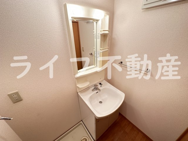 ラナカスターナの独立洗面台|朝の身支度には欠かせない独立洗面化粧台