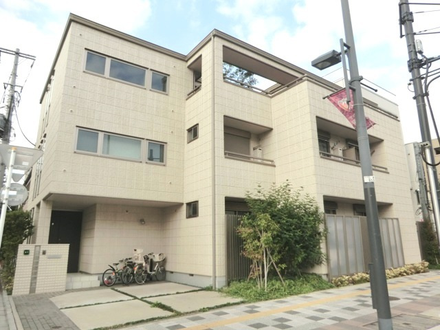 Ｍａｎｏａ-ｅａｓｔ