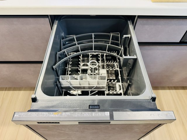 八王子市　川口町　新築一戸建て　１１期のキッチン|～食洗機付き　食事後の食器洗いはお任せ、家族でゆっくりとくつろげます～