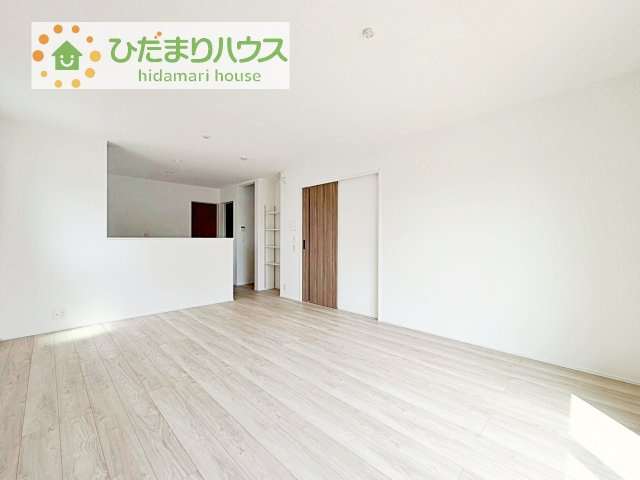 【居間・リビング】 | 我孫子市青山第1期　新築戸建　5号棟 | お子様が元気に遊べる広々としたリビングです！