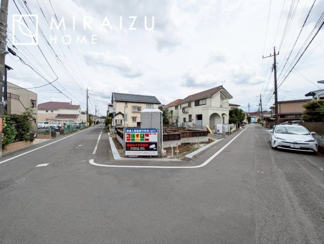 【前面道路含む現地写真】 | 陽の光をたっぷりと浴びながら気持ち良く生活が出来ます。夢のマイホーム、夢ではなく実現出来ます！見学・ご相談等、お気軽にご連絡下さい。
