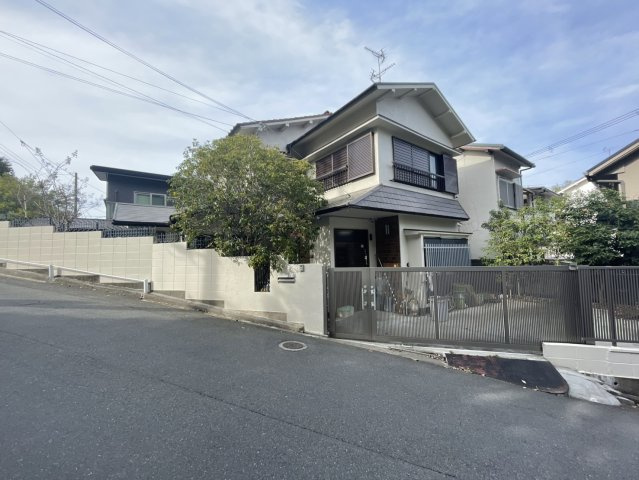 寝屋川市東香里園町の外観