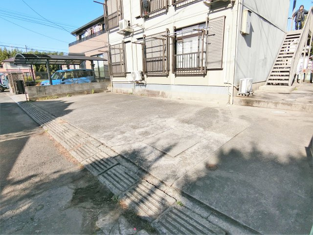 シティハイム谷島の駐車場