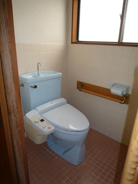 本町一戸建のトイレ