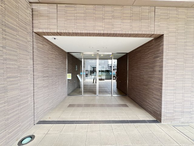ライオンズ大和高田セントハウスのエントランス